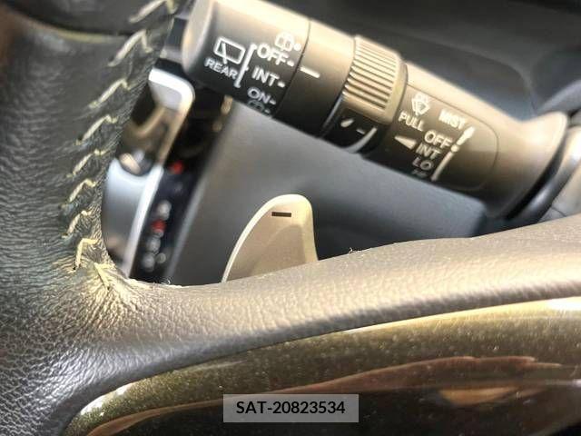 Honda N BOX CUSTOM 2018-04 338117-7