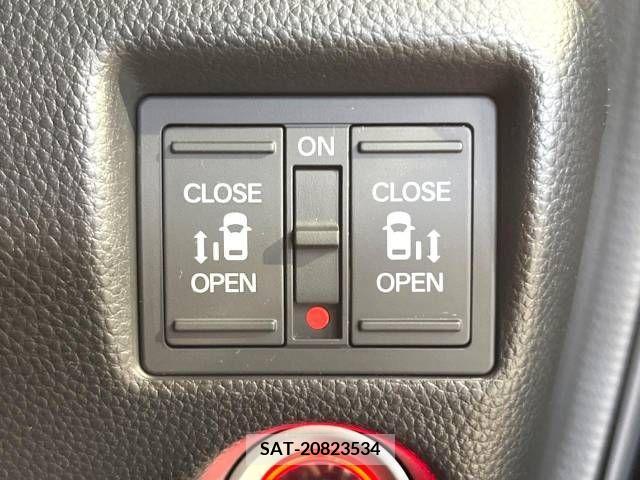 Honda N BOX CUSTOM 2018-04 338117-4