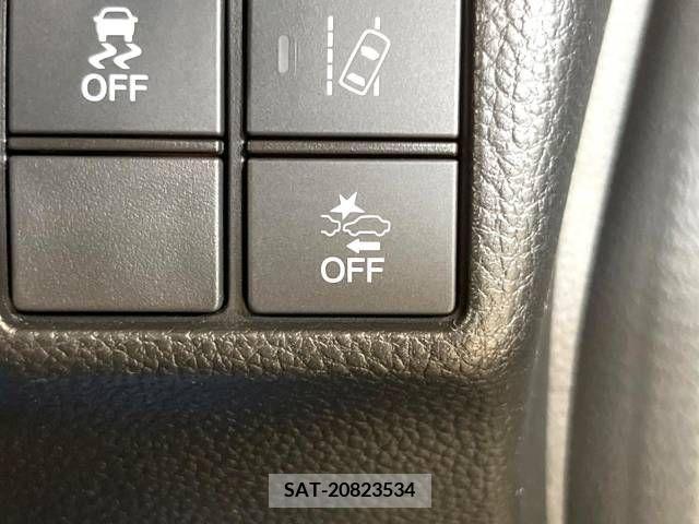 Honda N BOX CUSTOM 2018-04 338117-5