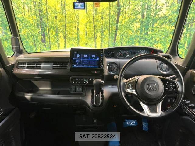 Honda N BOX CUSTOM 2018-04 338117-1
