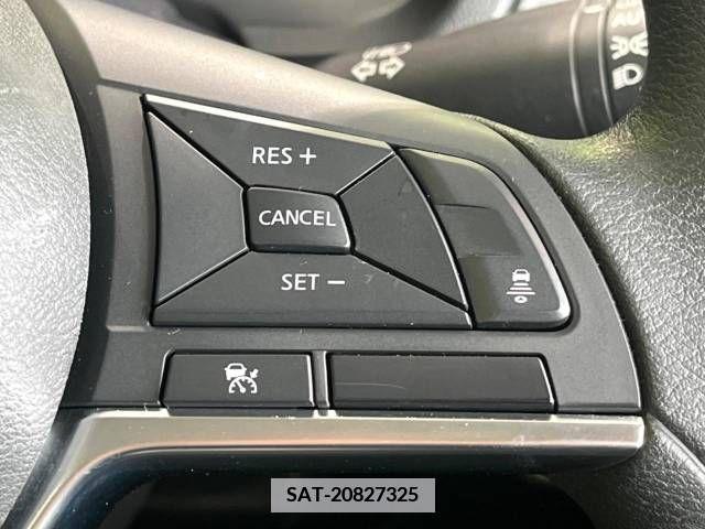 Nissan NOTE 2017-09 379961-4