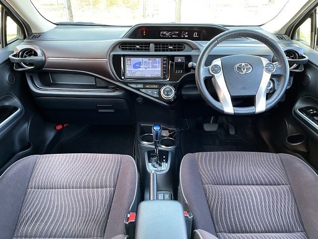 Toyota AQUA 2015-01 13262-1