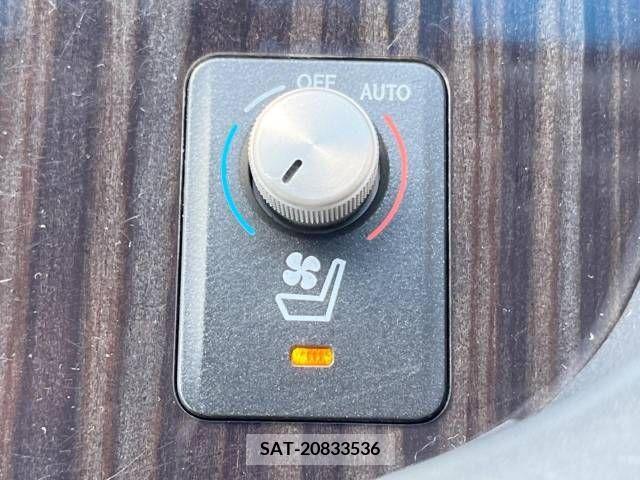 Lexus LS 2016-09 211976-6