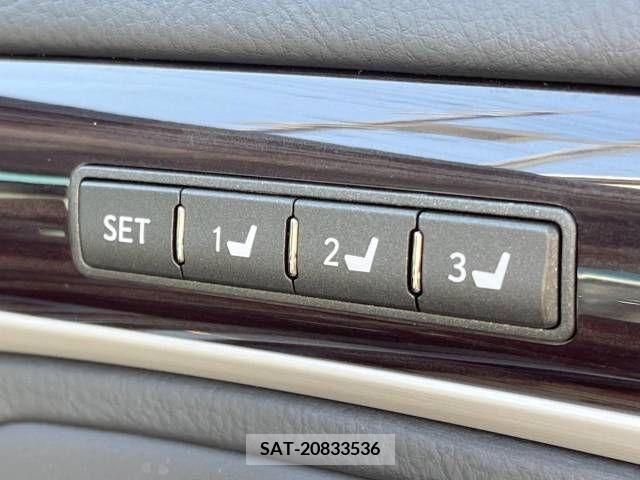 Lexus LS 2016-09 211976-7