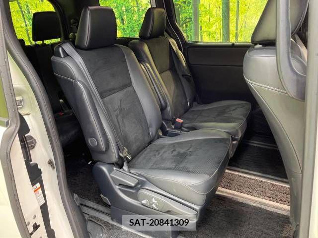 Toyota VOXY 2021-06 321684-9