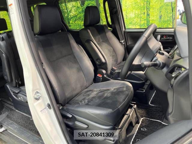 Toyota VOXY 2021-06 321684-8