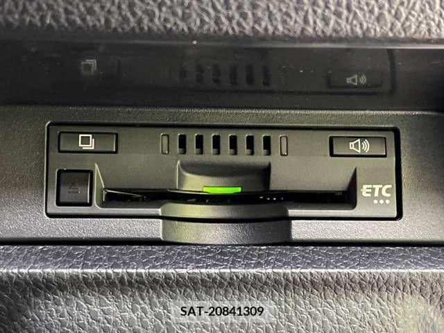 Toyota VOXY 2021-06 321684-7