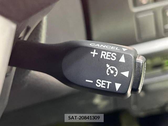 Toyota VOXY 2021-06 321684-5