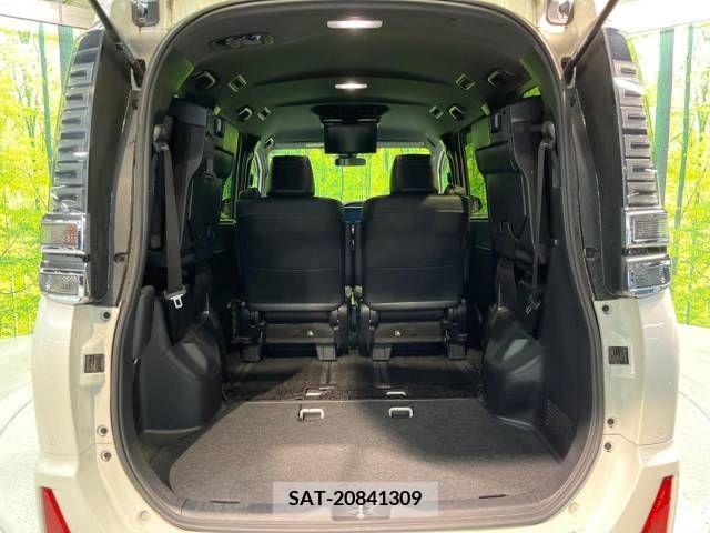 Toyota VOXY 2021-06 321684-11