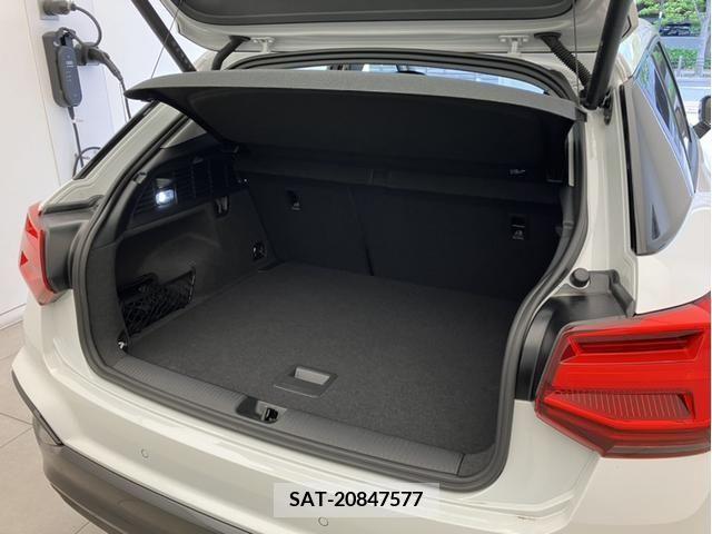 Audi Q2 2023-08 318014-16