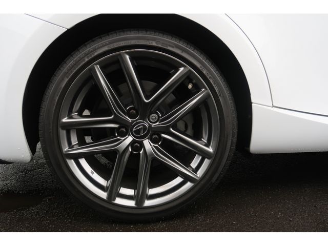 Lexus IS 2018-09 28628-29