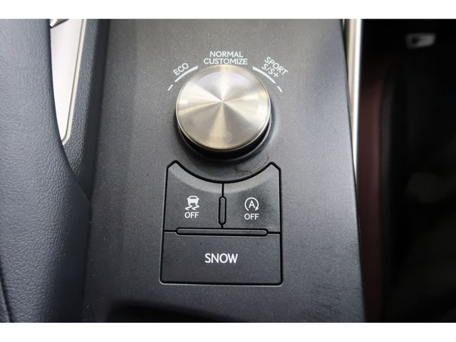 Lexus IS 2018-09 28628-11