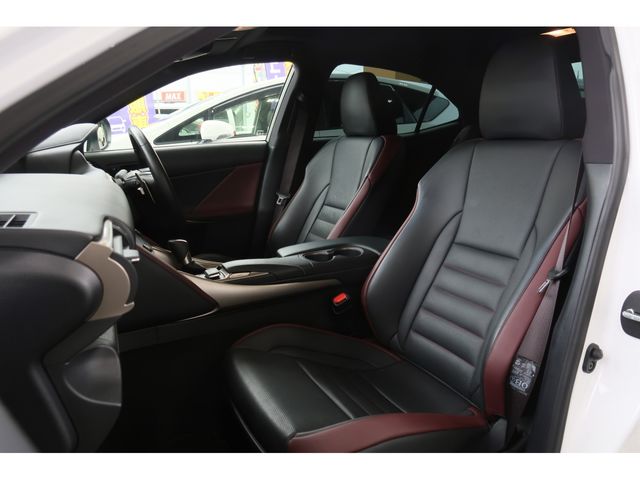 Lexus IS 2018-09 28628-21