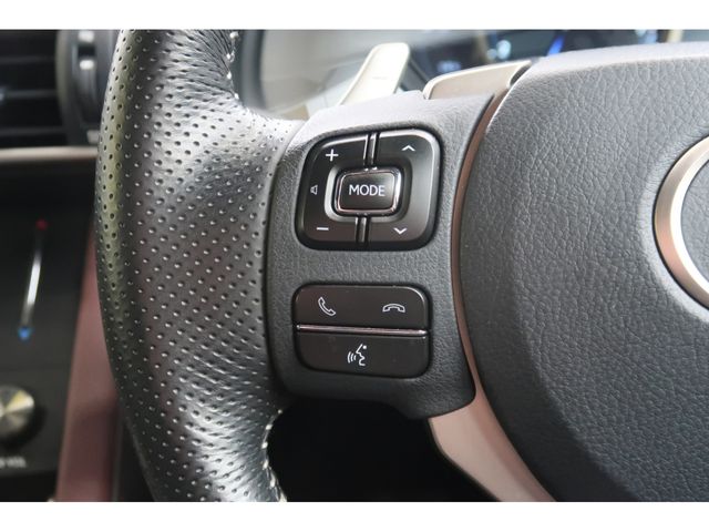 Lexus IS 2018-09 28628-12