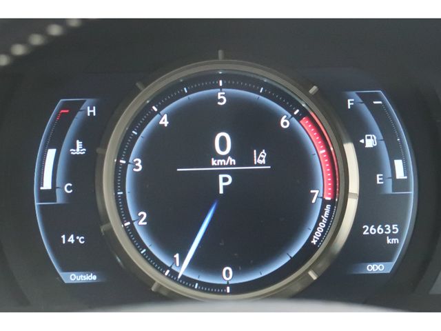 Lexus IS 2018-09 28628-8