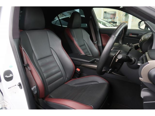 Lexus IS 2018-09 28628-20