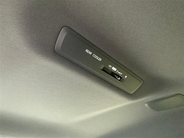 Toyota ESQUIRE 2020-01 183856-29