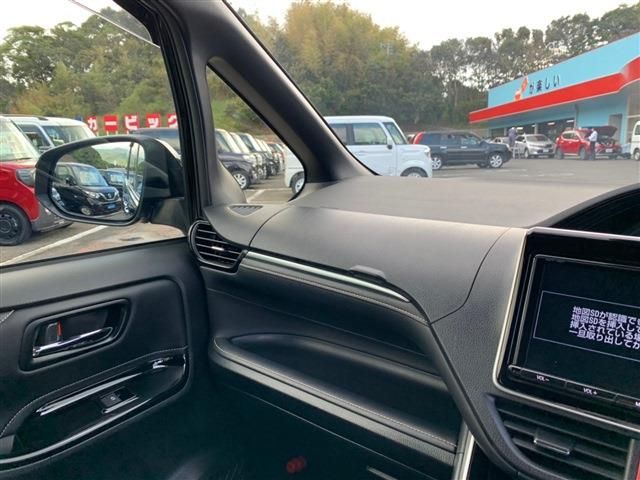 Toyota ESQUIRE 2020-01 183856-17