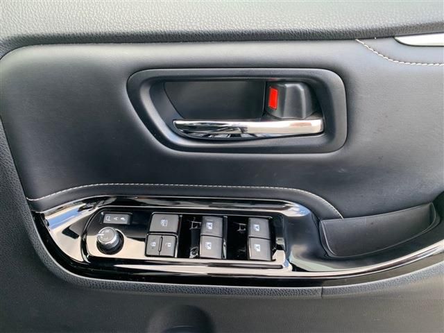 Toyota ESQUIRE 2020-01 183856-19