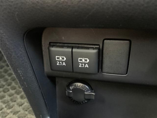 Toyota ESQUIRE 2020-01 183856-26