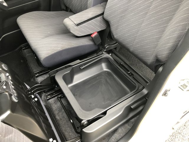 Suzuki SPACIA 2017-10 3704-15