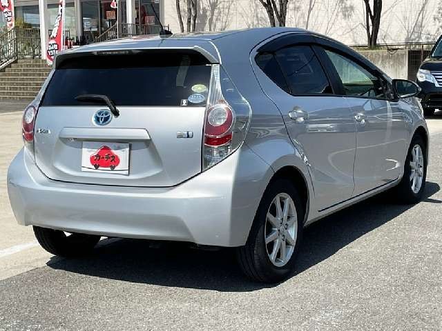 Toyota AQUA 2012-11 957-2