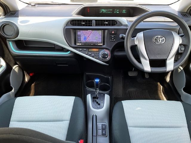 Toyota AQUA 2012-11 957-1