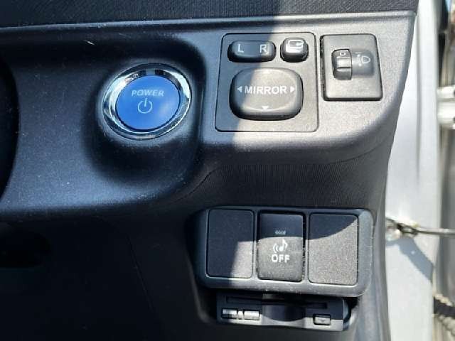 Toyota AQUA 2012-11 957-6