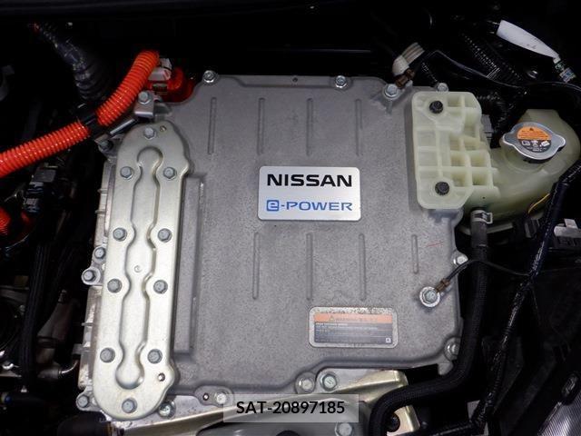Nissan NOTE 2018-08 247997-23