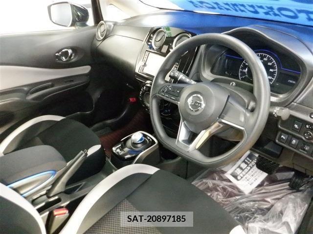 Nissan NOTE 2018-08 247997-1