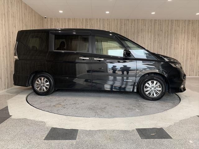 Nissan SERENA 2018-09 6986-3