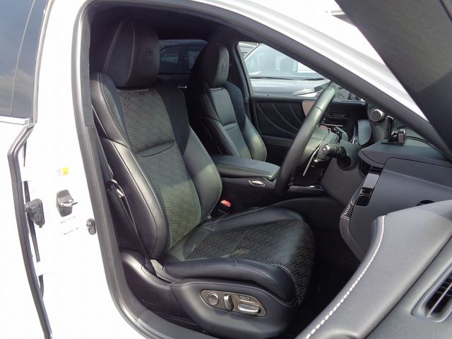 Lexus LS 2018-01 28975-3