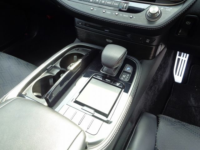 Lexus LS 2018-01 28975-13