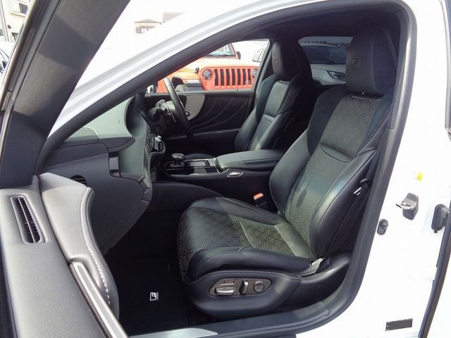 Lexus LS 2018-01 28975-4
