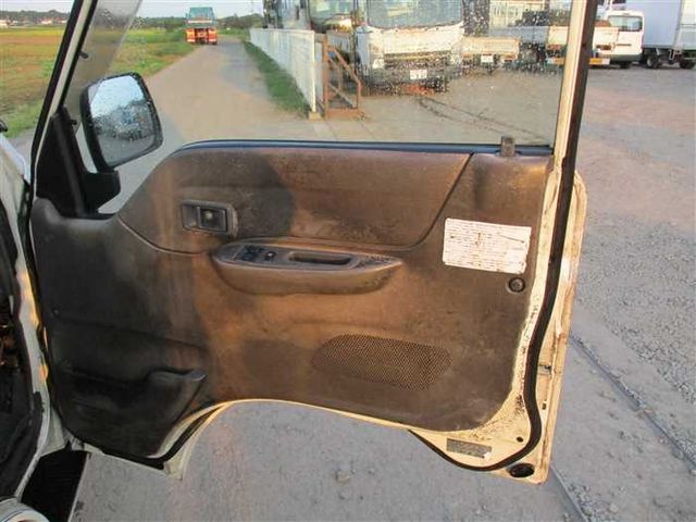 Mazda BONGO TRUCK 2005-03 1724-12