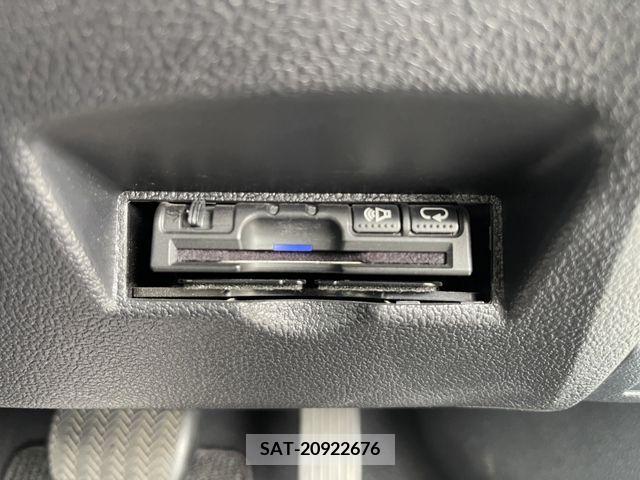 Toyota PRIUS 2019-06 329975-8