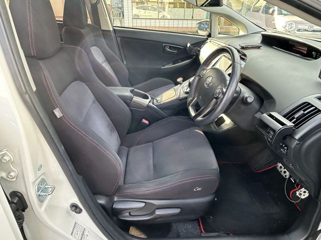 Toyota PRIUS 2014-01 195492-9