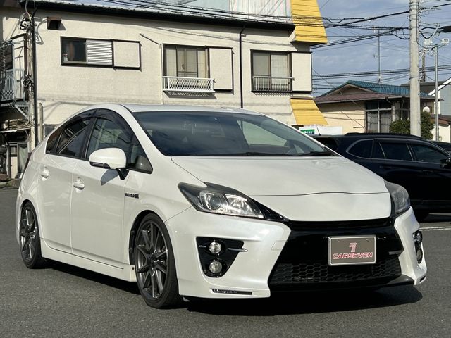Toyota PRIUS 2014-01 195492-2