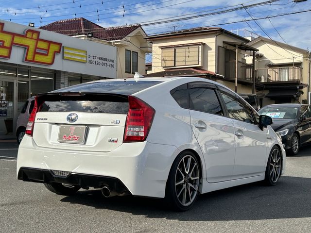 Toyota PRIUS 2014-01 195492-4