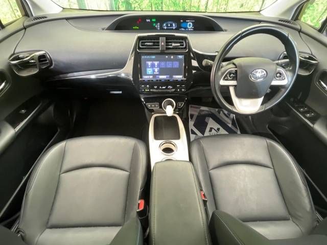 Toyota PRIUS 2016-08 185961-1