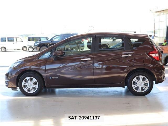 Nissan NOTE 2017-03 341677-6