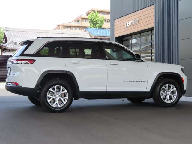 Jeep GRAND CHEROKEE 2023-02 20387-8