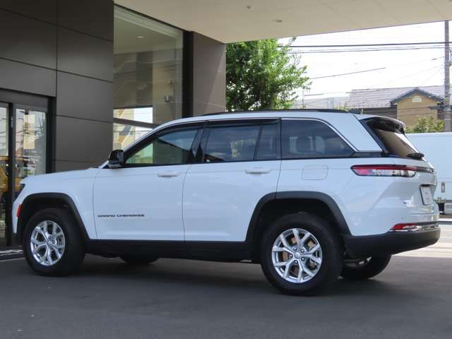 Jeep GRAND CHEROKEE 2023-02 20387-6