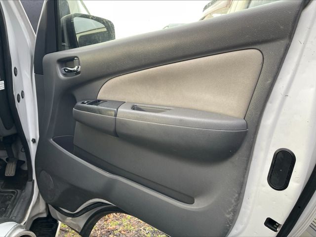 Nissan NV350 Caravan 2013-08 185971-18