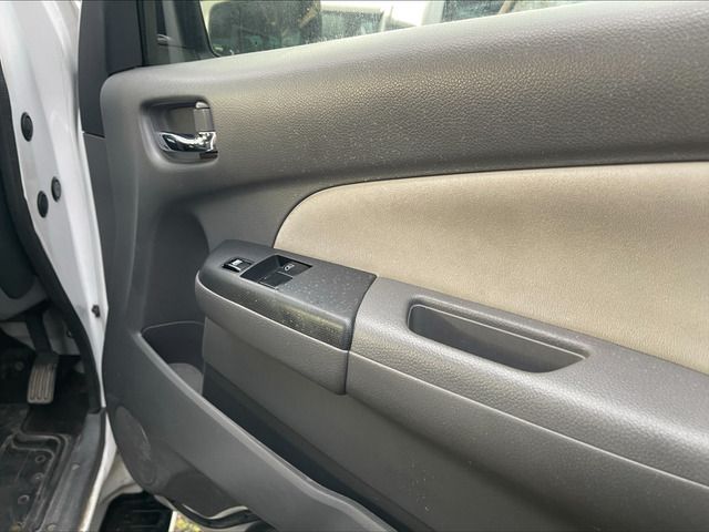 Nissan NV350 Caravan 2013-08 185971-17