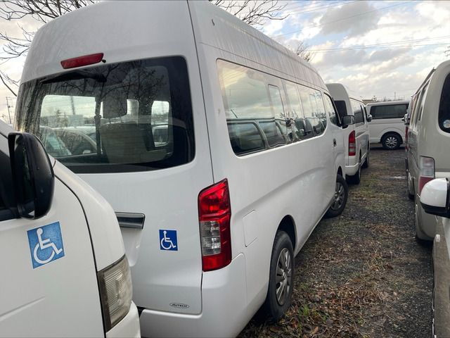 Nissan NV350 Caravan 2013-08 185971-15