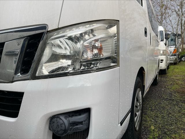 Nissan NV350 Caravan 2013-08 185971-14
