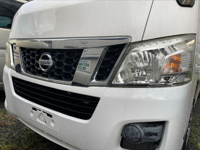 Nissan NV350 Caravan 2013-08 185971-11