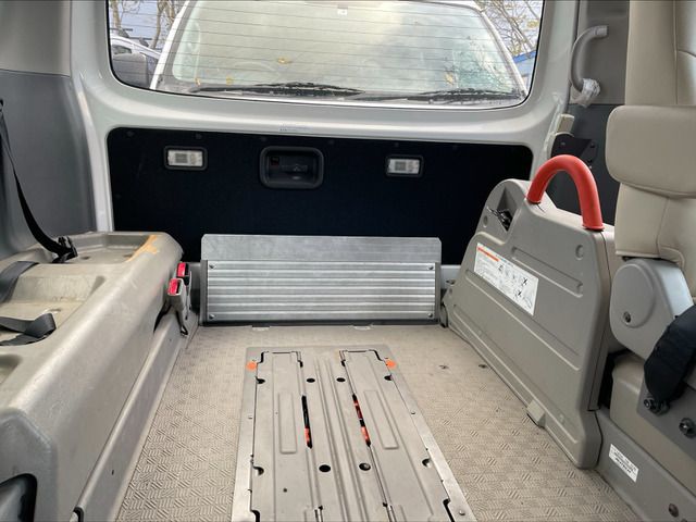 Nissan NV350 Caravan 2013-08 185971-9
