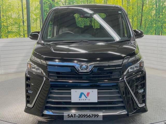 Toyota VOXY 2017-07 228417-14